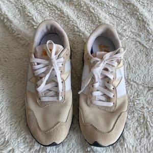 New Balance 237 trainers